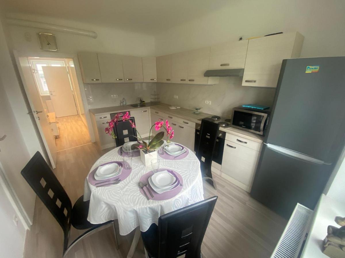 Einfamillienhaus Apartment Rustenfeld ภายนอก รูปภาพ