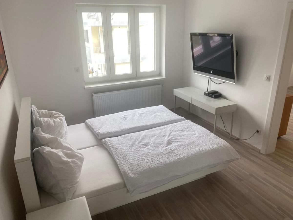 Einfamillienhaus Apartment Rustenfeld ภายนอก รูปภาพ