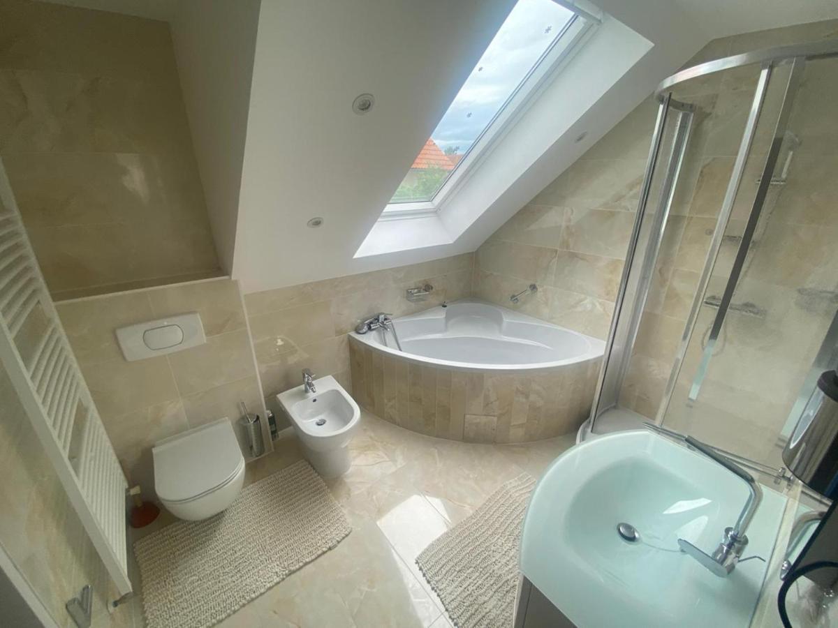 Einfamillienhaus Apartment Rustenfeld ภายนอก รูปภาพ